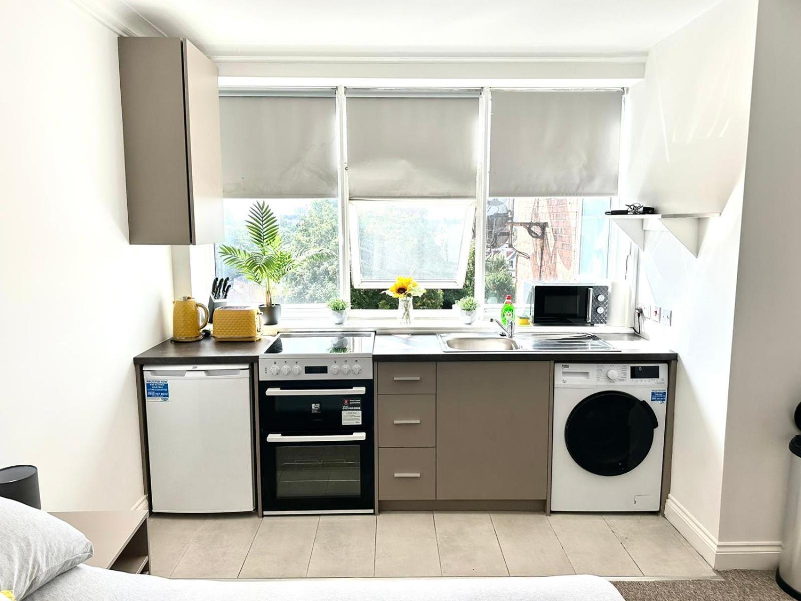 Sunny Modern, Private Apartment,15 Mins To Central London Hendon Exterior photo